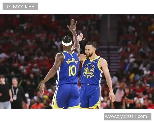 库里领衔勇士逆转快船,MVP实至名归 库里领衔勇士逆转快船,MVP实至名归